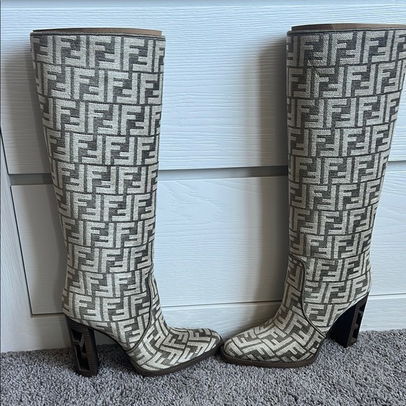 Fendi Logo-Jacquard Chenille Knee Boots - Picture 4 of 7